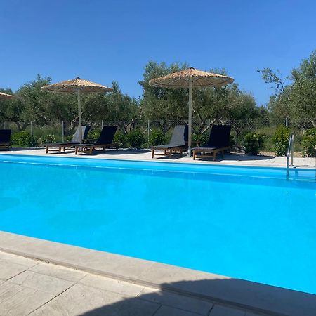 Three Charites Resort Gialova Exterior foto