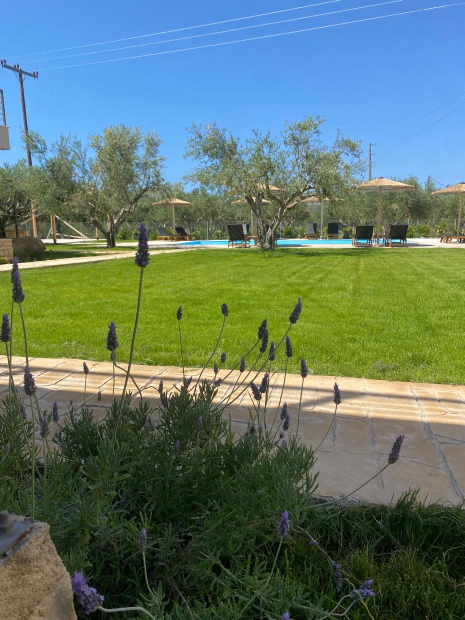 Three Charites Resort Gialova Exterior foto